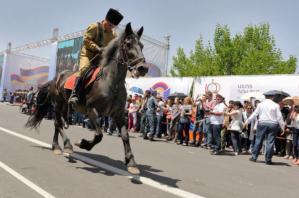 Праздование 100-летия провозглашения Первой Республики и Победы в Сардарапатском сражении (28 мая 2018). Сардарапат - Sputnik Армения