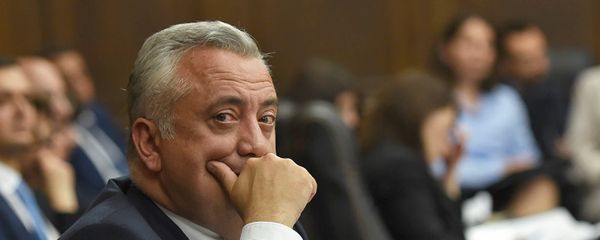Председатель Центрального банка Армении Артур Джавадян в парламенте (29 мая 2018). Еревaн - Sputnik Արմենիա