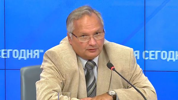 Российский политолог, заместитель декана факультета мировой экономики и мировой политики НИУ ВШЭ Андрей Суздальцев - Sputnik Армения