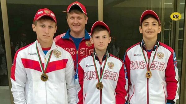 Юные боксеры сборной России Антон Авдиенко, Спартак Геворкян и Халид Аткаев - Sputnik Армения