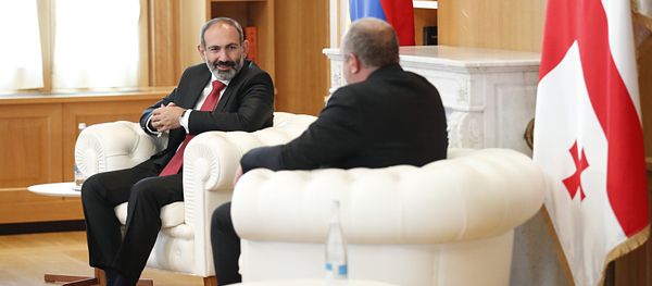 Премьер-министр Армении Никол Пашинян встретиля с президентом Грузии Георгием Маргвелашвили (30 мая 2018). Тбилиси Премьер-министр Армении Никол Пашинян встретиля с президентом Грузии Георгием Маргвелашвили (30 мая 2018). Тбилиси - Sputnik Армения