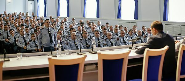 Начальник Полиции Армении Валерий Осипян встретился с сотрудниками дорожной полиции (30 мая 2018). Еревaн - Sputnik Армения
