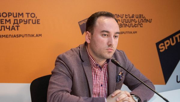 Джонни Меликян во время видеомоста Тбилиси-Ереван, посвященному анализу перспектив армяно-грузинского сотрудничества - Sputnik Армения