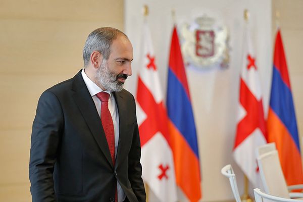 Премьер-министр Армении Никол Пашинян во время встречи со спикером парламента Грузии Ираклием Кобахидзе (30 мая 2018). Тбилиси Премьер-министр Армении Никол Пашинян во время встречи со спикером парламента Грузии Ираклием Кобахидзе (30 мая 2018). Тбилиси - Sputnik Армения