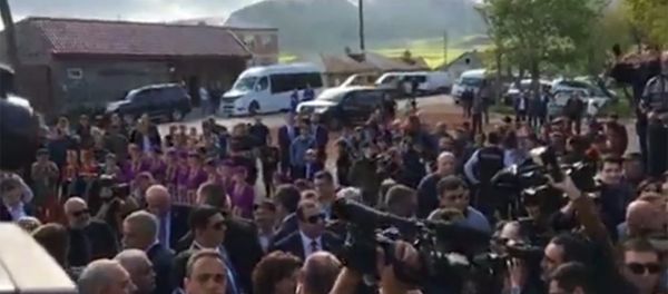 Премьер-министр Никол Пашинян выступил на встрече с армянами Самцхе-Джавахетии Премьер-министр Никол Пашинян выступил на встрече с армянами Самцхе-Джавахетии - Sputnik Армения