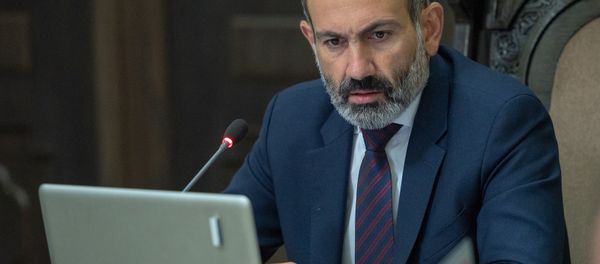 Премьер-министр Армении Никол Пашинян на заседании правительства (1 июня 2018). Еревaн - Sputnik Արմենիա