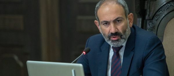 Премьер-министр Армении Никол Пашинян на заседании правительства (1 июня 2018). Еревaн Премьер-министр Армении Никол Пашинян на заседании правительства (1 июня 2018). Еревaн - Sputnik Армения