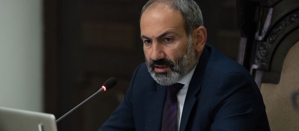 Премьер-министр Армении Никол Пашинян на заседании правительства (1 июня 2018). Еревaн Премьер-министр Армении Никол Пашинян на заседании правительства (1 июня 2018). Еревaн - Sputnik Армения