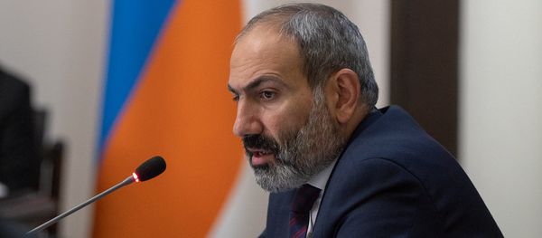 Премьер-министр Армении Никол Пашинян на заседании правительства (1 июня 2018). Еревaн Премьер-министр Армении Никол Пашинян на заседании правительства (1 июня 2018). Еревaн - Sputnik Արմենիա
