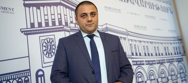 Губернатор Ширакской области Карен Саруханян - Sputnik Արմենիա
