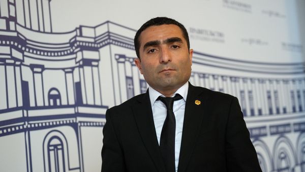 Романос Петросян - Sputnik Արմենիա