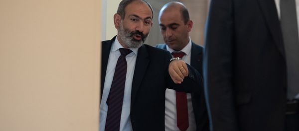 Премьер-министер Армении Никол Пашинян после заседания правительства (1 июня 2018). Еревaн - Sputnik Армения