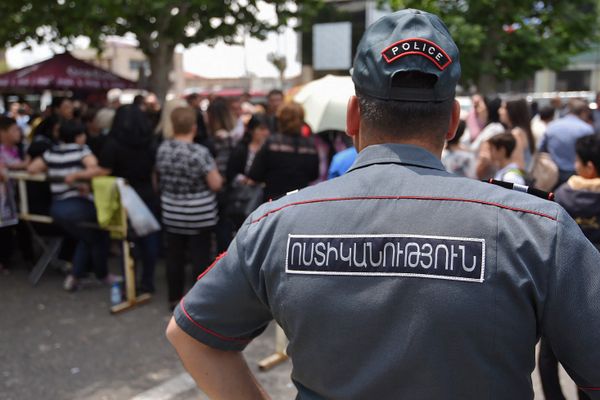 Сторонники мэра города Масис бойкотируют суд административных районов Кентрон и Норк-Мараш (2 июня 2018). Еревaн - Sputnik Армения