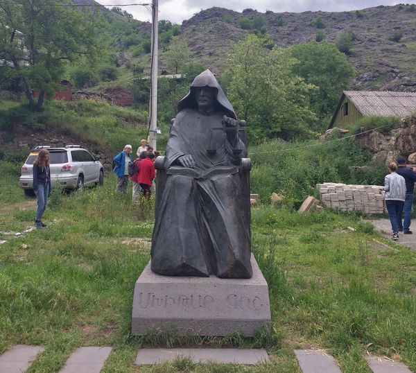 Памятник Мхитару Гошу, основателю монастыря Гошаванк  - Sputnik Армения