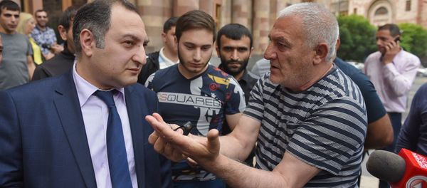 Акция протеста представителей компаний, осуществляющих пассажирксие перевозки из Армении в Россию (4 июня 2018). Еревaн - Sputnik Армения
