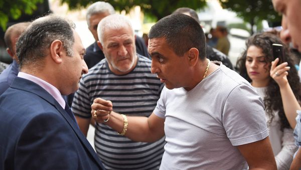 Акция протеста представителей компаний, осуществляющих пассажирские перевозки из Армении в Россию (4 июня 2018). Еревaн - Sputnik Армения