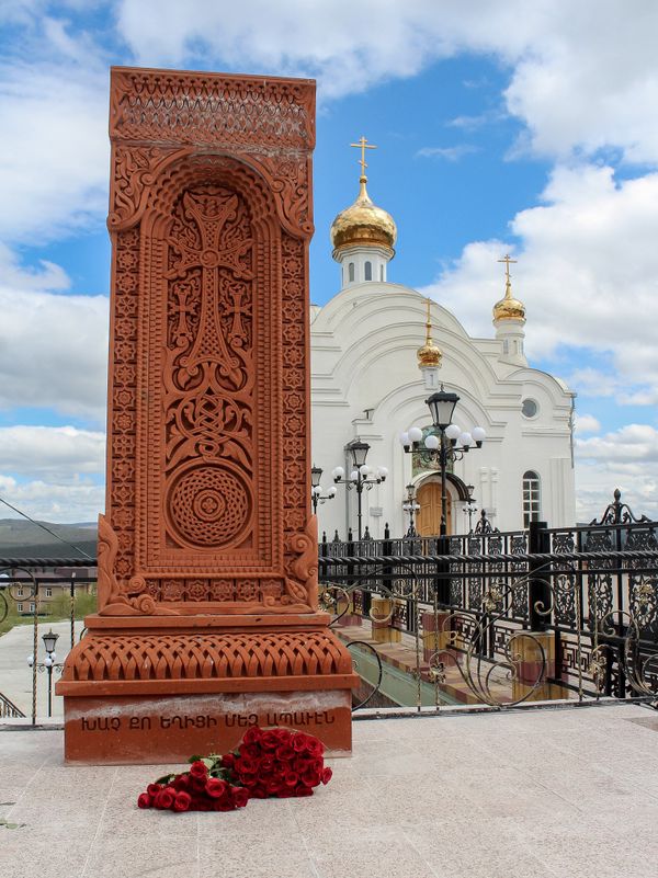 Армянский хачкар в подворье Серафимовского харама г. Златоуст Армянский хачкар в подворье Серафимовского харама г. Златоуст - Sputnik Армения