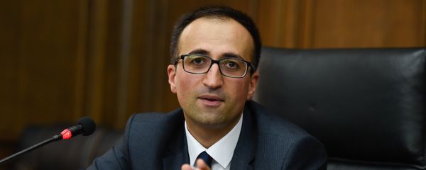 Министр здравоохранения Армении Арсен Торосян в парламенте (5 июня 2018). Еревaн - Sputnik Армения