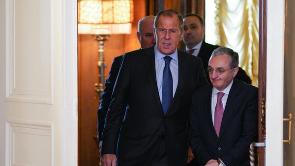 Встреча глав МИД Армении и России Зограба Мнацаканяна и Сергея Лаврова (7 июня 2018). Москвa Встреча глав МИД Армении и России Зограба Мнацаканяна и Сергея Лаврова (7 июня 2018). Москвa - Sputnik Армения