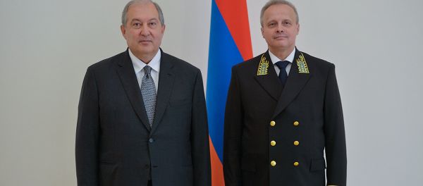 Посол России в Армении Сергей Копыркин вручил верительные грамоты президенту Армении Армену Саркисяну (7 июня 2018). Еревaн - Sputnik Армения