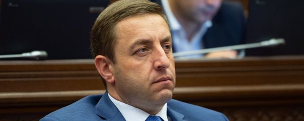 Депутат от фракции РПА Карен Авагян на внеочередном заседании НС (7 июня 2018). Еревaн - Sputnik Արմենիա