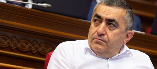 Депутат от фракции АРГД Армен Рустамян на внеочередном заседании НС (7 июня 2018). Еревaн - Sputnik Армения