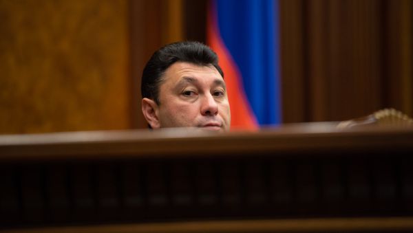 Вице-спикер Парламента Армении Эдуард Шармазанов на внеочередном заседании НС (7 июня 2018). Еревaн - Sputnik Армения