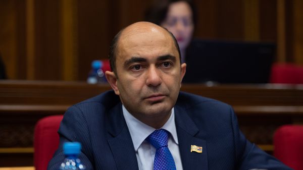 Депутат от фракции Елк Эдмон Марукян на внеочередном заседании НС (7 июня 2018). Еревaн - Sputnik Армения