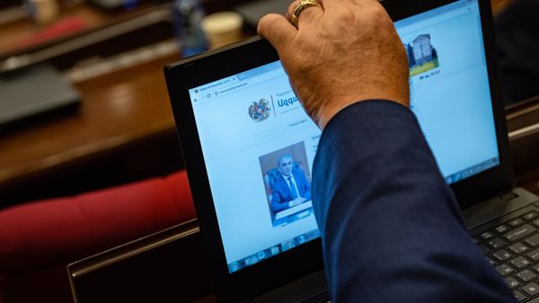 Внеочередное заседание Национального Собрания (7 июня 2018). Еревaн - Sputnik Արմենիա