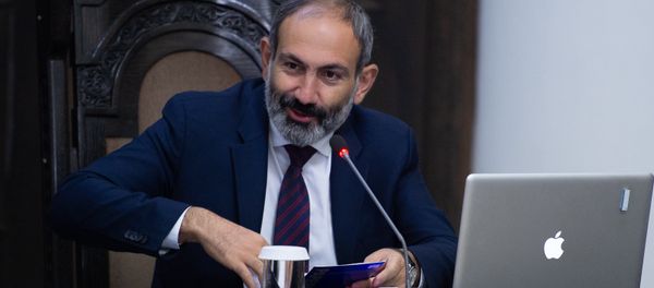 Премьер-министр Армении Никол Пашинян на заседании правительства (8 июня 2018). Еревaн Премьер-министр Армении Никол Пашинян на заседании правительства (8 июня 2018). Еревaн - Sputnik Армения