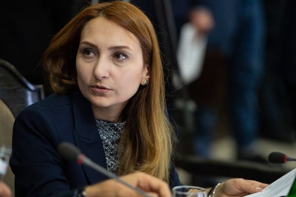 Министр культуры Армении Лилит Макунц на заседании правительства (8 июня 2018). Еревaн Министр культуры Армении Лилит Макунц на заседании правительства (8 июня 2018). Еревaн - Sputnik Արմենիա