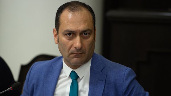 Министр юстиции Армении Артак Зейналян на заседании правительства (8 июня 2018). Еревaн Министр юстиции Армении Артак Зейналян на заседании правительства (8 июня 2018). Еревaн - Sputnik Армения