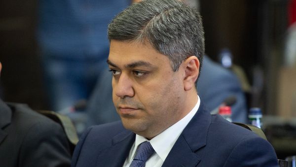 Директор СНБ Армении Артур Ванецян на заседании правительства (8 июня 2018). Еревaн - Sputnik Армения