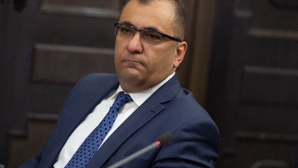 Руководитель аппарата парламента Армении Ара Сагателян на заседании правительства (8 июня 2018). Еревaн - Sputnik Армения