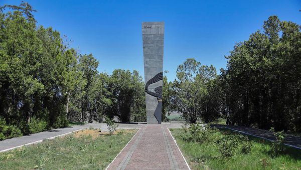 Памятник воинам Армянской 89-й Таманской стрелковой Краснознаменной ордена Красной звезды дивизии в Севастополе - Sputnik Армения
