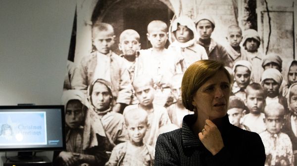Визит бывшей поспред США при ООН Саманты Пауэр в мемориальный комплекс Цициернакаберд и музей-институт Геноцида армян (8 июня 2018). Еревaн - Sputnik Армения