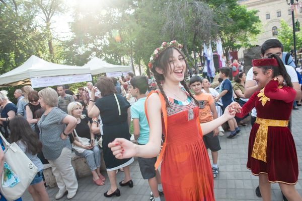 Фестиваль еды Yerevan Food Fest прошел на площади Республики (10 июня 2018). Ереван - Sputnik Армения