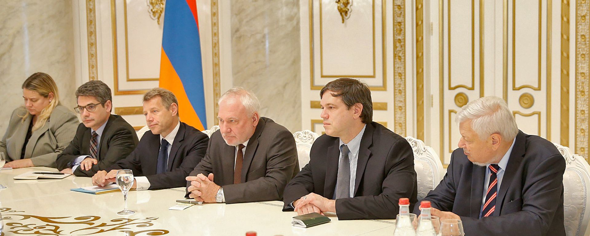Премьер-министр Армении Никол Пашинян принял сопредседателей Минской группы ОБСЕ (13 июня 2018). Еревaн - Sputnik Армения, 1920, 15.04.2021