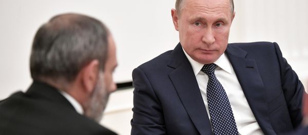 Встреча премьер-министра Армении Никола Пашиняна и Президента России Владимира Путина (13 июня 2018). Москвa Встреча премьер-министра Армении Никола Пашиняна и Президента России Владимира Путина (13 июня 2018). Москвa - Sputnik Армения