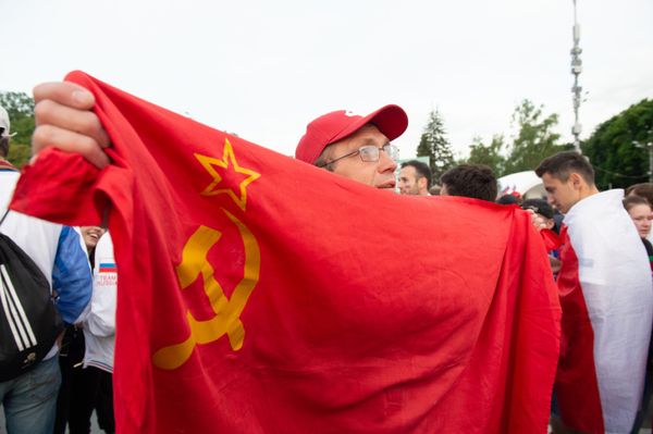 ԽՍՀՄ դրոշով ֆուտբոլասրը - Sputnik Արմենիա