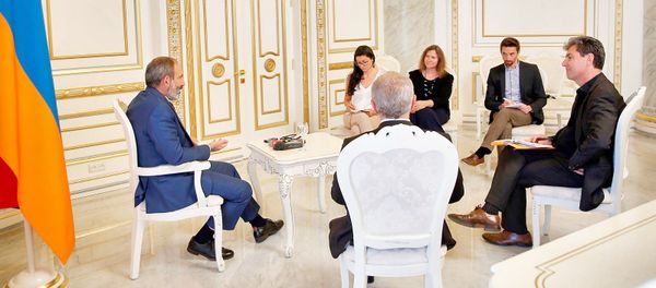 Интервью премьер-министра Армении Никола Пашиняна французским СМИ (9 июня 2018). Еревaн Интервью премьер-министра Армении Никола Пашиняна французским СМИ (9 июня 2018). Еревaн - Sputnik Армения