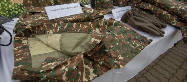 Мнистерство обороны Армении представило образцы формы и продовольствия в парке Победы (16 июня 2018). Еревaн - Sputnik Արմենիա