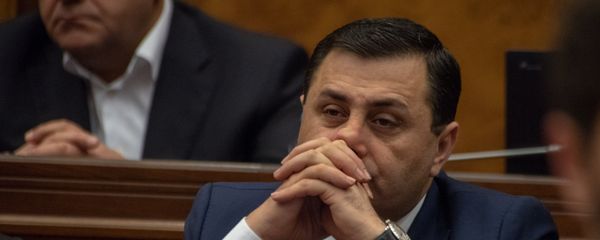 Депутат от фракции РПА Самвел Фарманян на внеочередном заседании НС (19 июня). Еревaн Депутат от фракции РПА Самвел Фарманян на внеочередном заседании НС (19 июня). Еревaн - Sputnik Армения