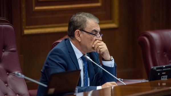 Спикер Парламента Ара Баблоян на внеочередном заседании НС (19 июня). Еревaн Спикер Парламента Ара Баблоян на внеочередном заседании НС (19 июня). Еревaн - Sputnik Армения