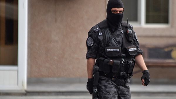Полиция Армении проводит обыск в офисе Еркрапа (20 июня 2018). Еревaн Полиция Армении проводит обыск в офисе Еркрапа (20 июня 2018). Еревaн - Sputnik Армения