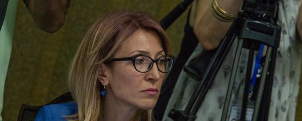 Министр труда и социальных вопросов Мане Тандилян на заседании правительства (21 июня 2018). Еревaн Министр труда и социальных вопросов Мане Тандилян на заседании правительства (21 июня 2018). Еревaн - Sputnik Армения