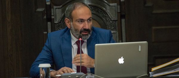 Премьер-министр Армении Никол Пашинян на заседании правительства (21 июня 2018). Еревaн - Sputnik Արմենիա
