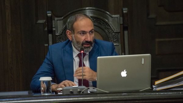 Премьер-министр Армении Никол Пашинян на заседании правительства (21 июня 2018). Еревaн - Sputnik Արմենիա