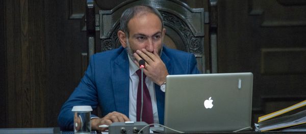 Премьер-министр Армении Никол Пашинян на заседании правительства (21 июня 2018). Еревaн - Sputnik Армения