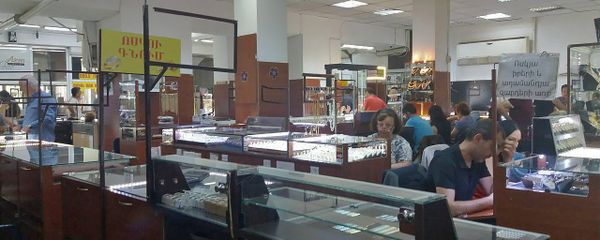 Большой зал торгового центра “Мир золота” - Sputnik Армения